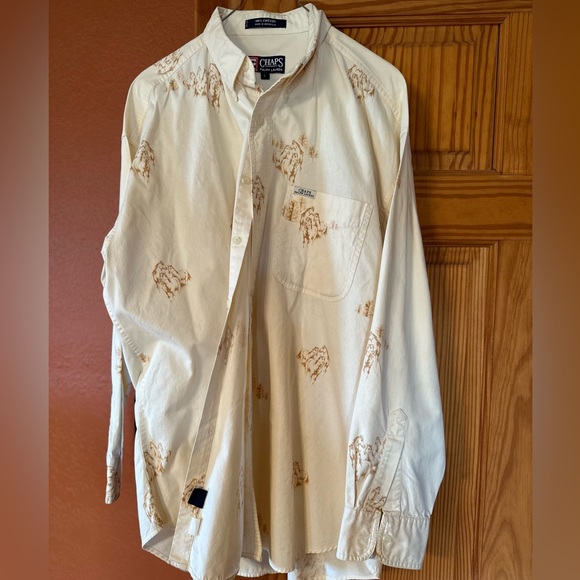 Button down - Picture 3 of 3